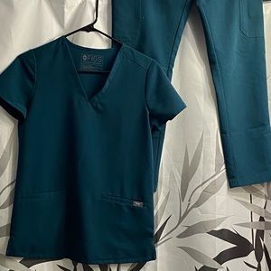 FIGS XXS TOP & XS Petite skinny pants